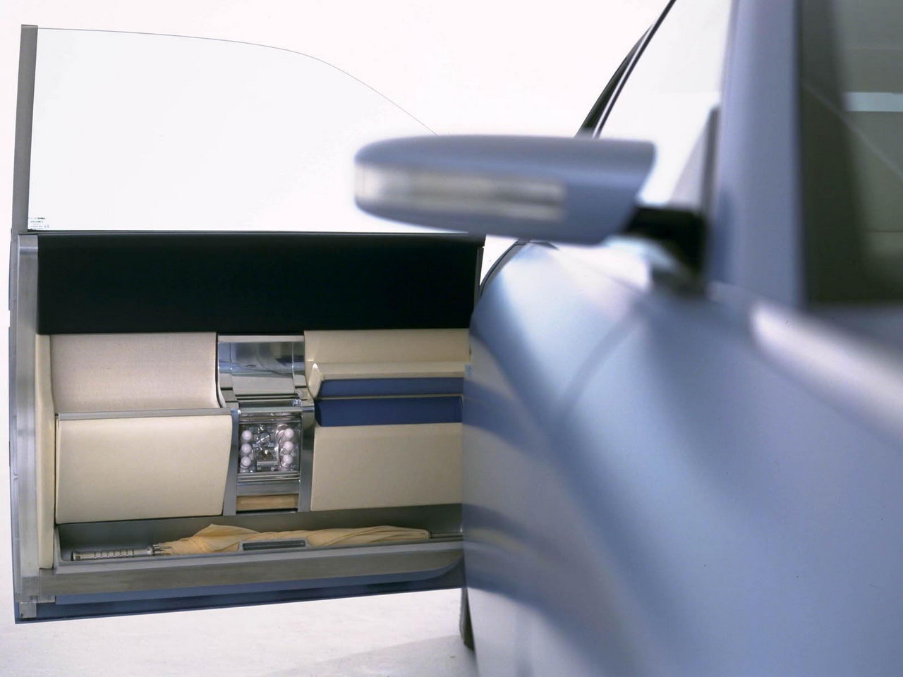 Lincoln Continental Concept 04.jpg